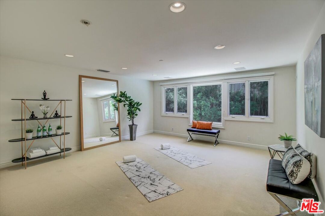 15526 Hamner Drive Los Angeles, CA 90077 - Photo 13 of 30