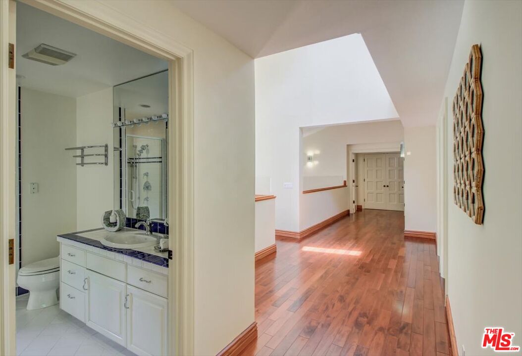 15526 Hamner Drive Los Angeles, CA 90077 - Photo 21 of 30