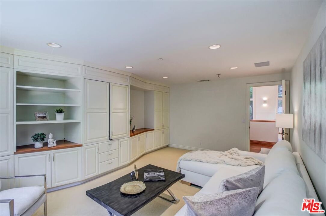 15526 Hamner Drive Los Angeles, CA 90077 - Photo 22 of 30