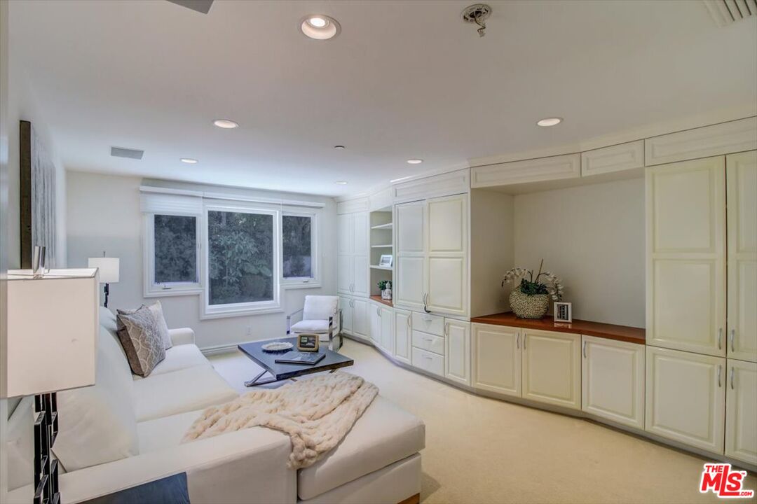 15526 Hamner Drive Los Angeles, CA 90077 - Photo 23 of 30