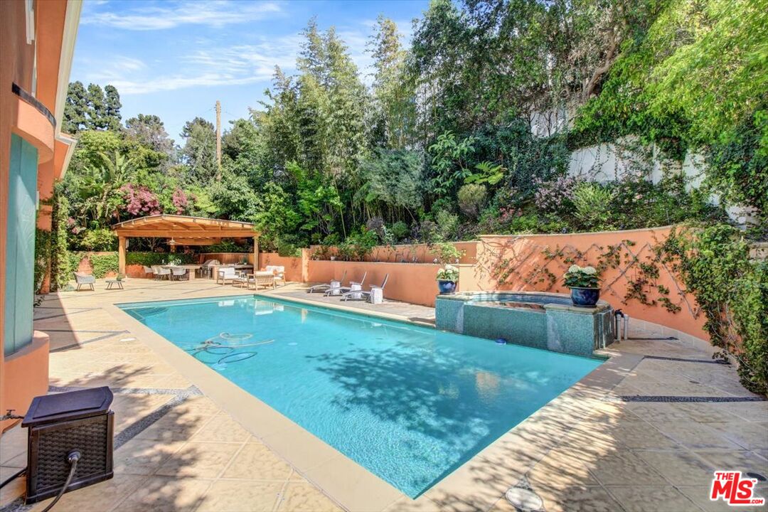 15526 Hamner Drive Los Angeles, CA 90077 - Photo 28 of 30