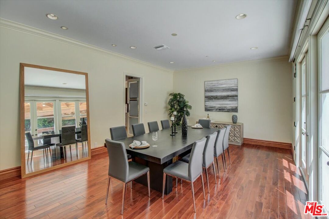 15526 Hamner Drive Los Angeles, CA 90077 - Photo 8 of 30