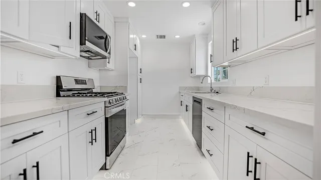 $1,195,000 | 15210 Cohasset Street, Van Nuys, CA 91405