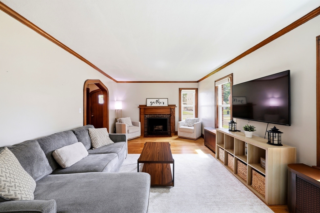 66 Rencelau Street Springfield, MA 01118 - Photo 10 of 42 Gallery Image 10