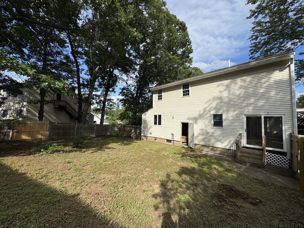 744 Boston Road Billerica, MA 01821 - Photo 4 of 26