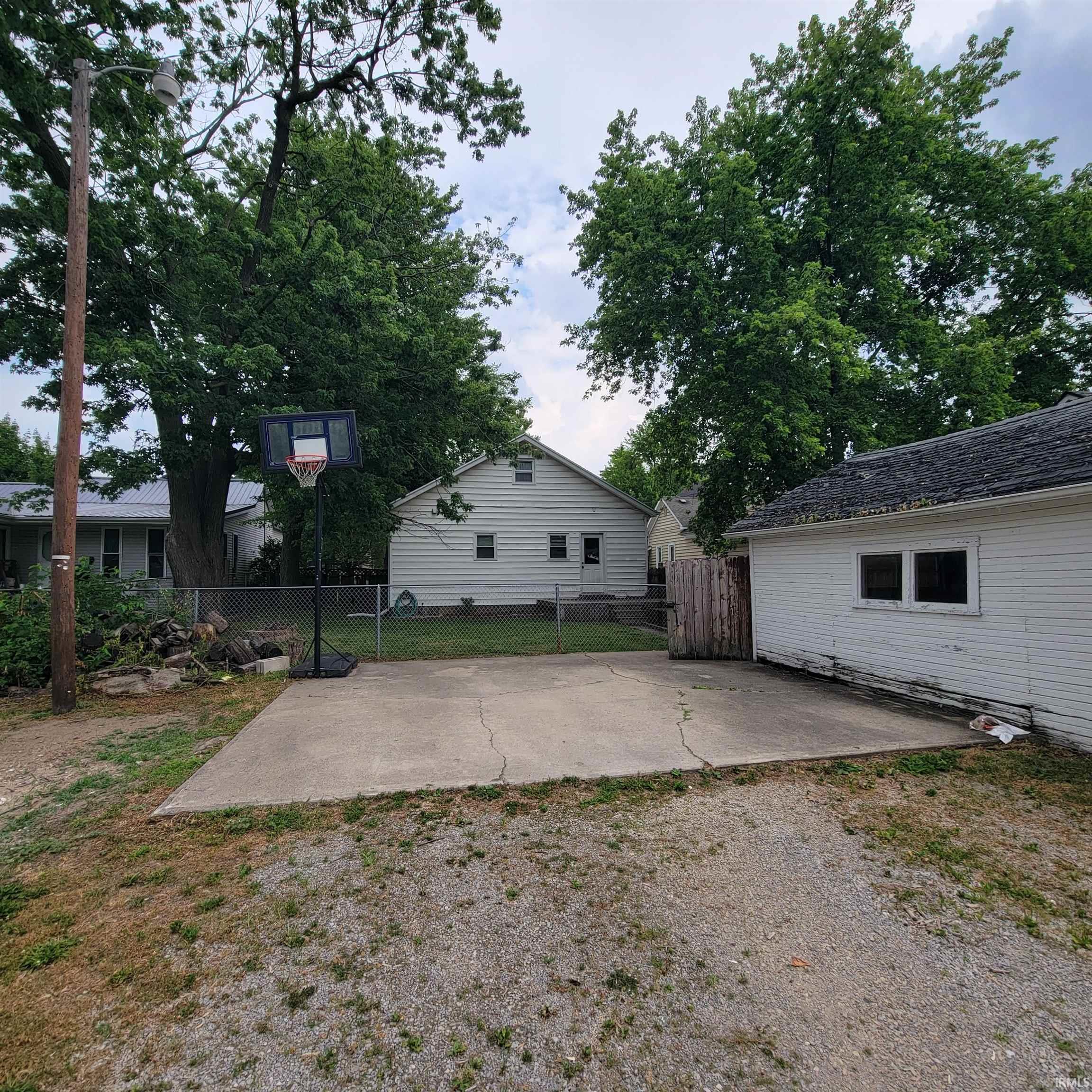 610 Mercer Avenue Decatur, IN 46733 - Photo 4 of 28