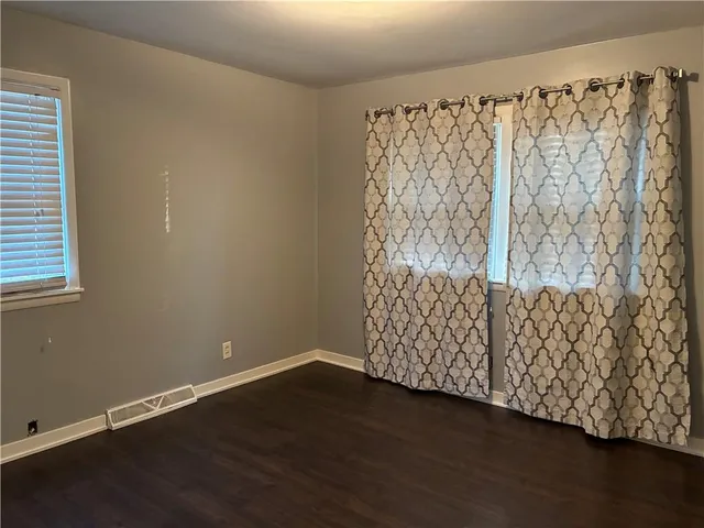 $190,000 | 1809 West Main Street, Blue Springs, MO 64015