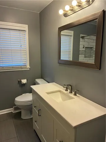 $190,000 | 1809 West Main Street, Blue Springs, MO 64015