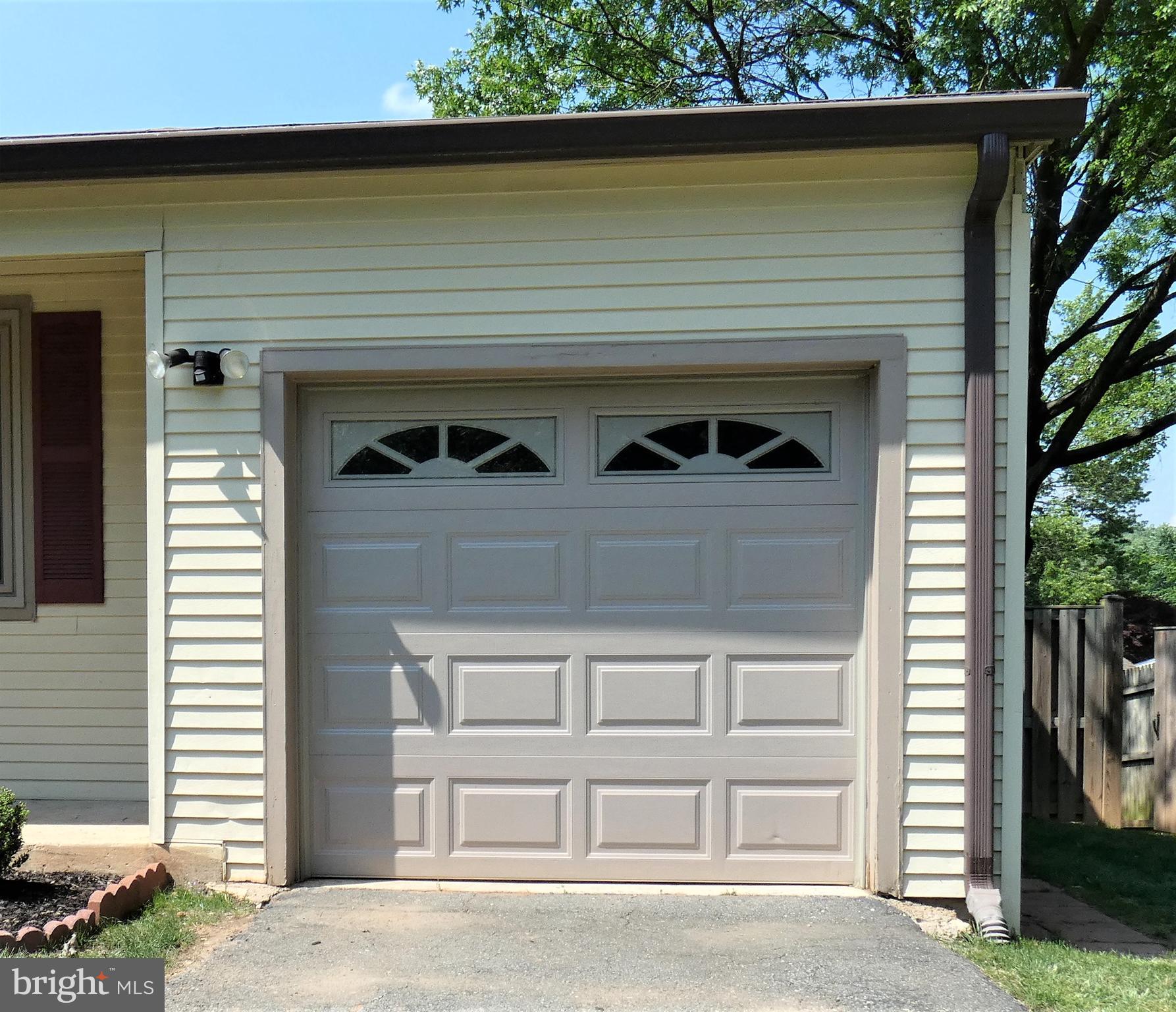 7829 Miller Fall Road Derwood, MD 20855 - Photo 3 of 42 Gallery Image 3