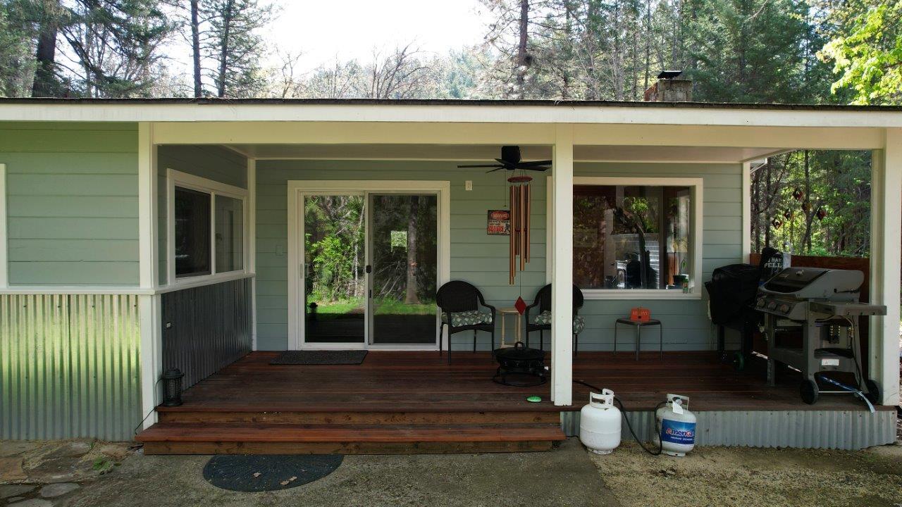 7458 Crowfoot Road Trail, OR 97541 - Photo 31 of 41 Cedar Deck