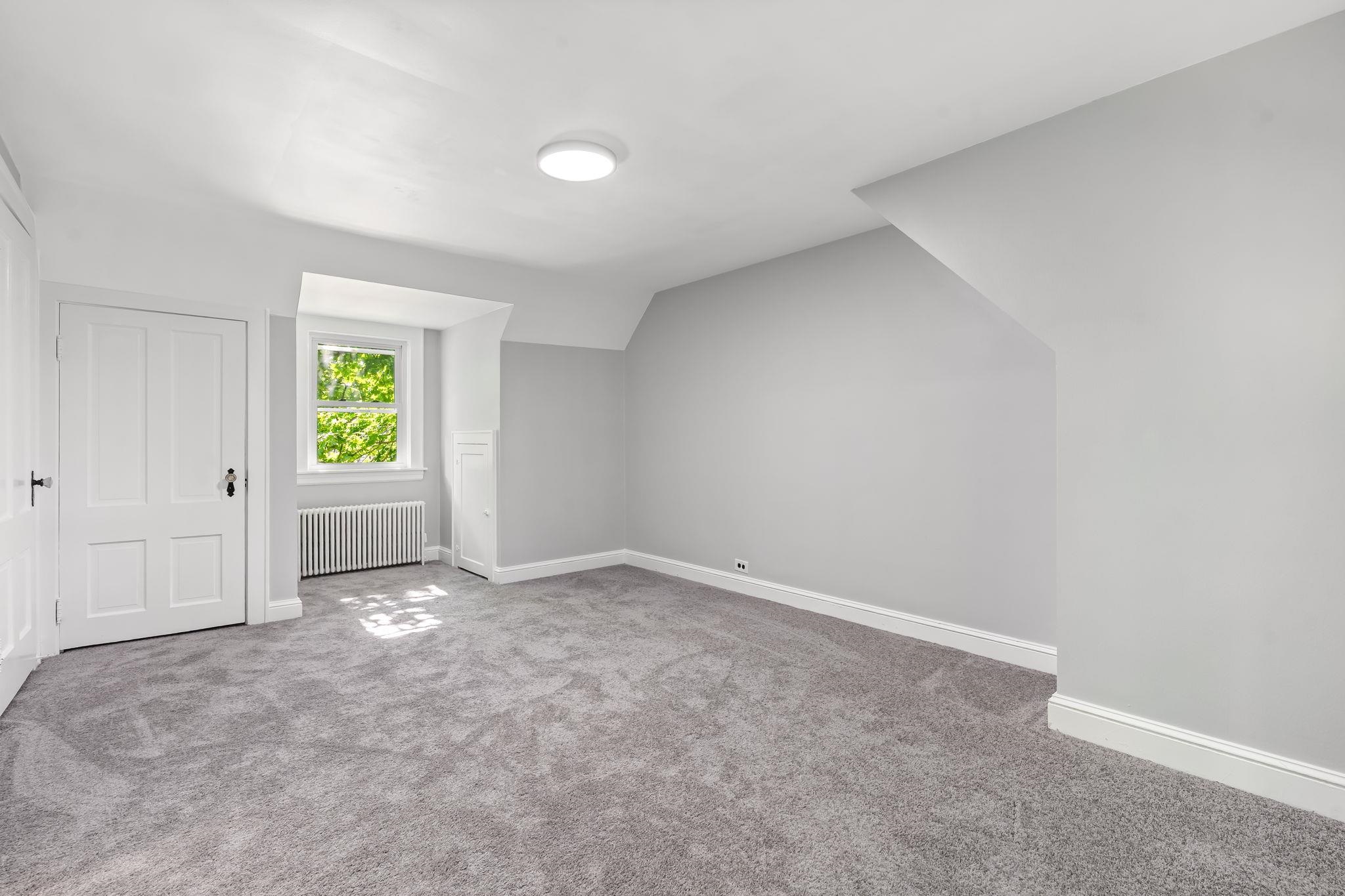 857 Union Street Manchester, NH 03104 - Photo 22 of 33