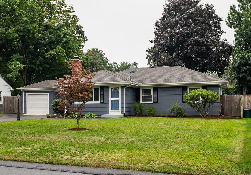 43 Briarcliff Street Springfield, MA 01128 - Photo 3 of 42 Gallery Image 3