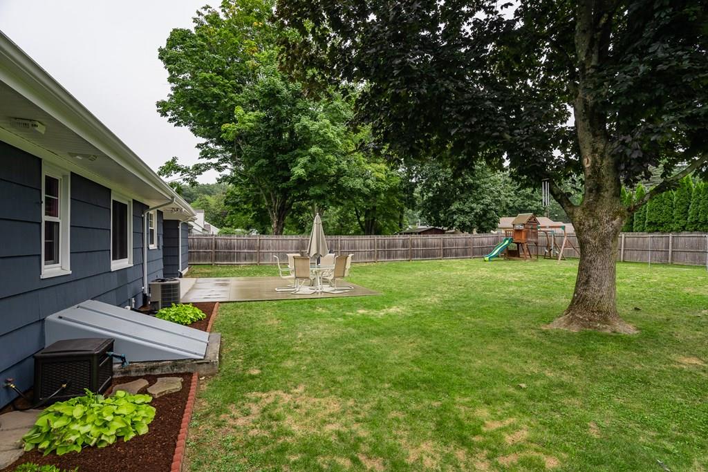 43 Briarcliff Street Springfield, MA 01128 - Photo 10 of 42 Gallery Image 10