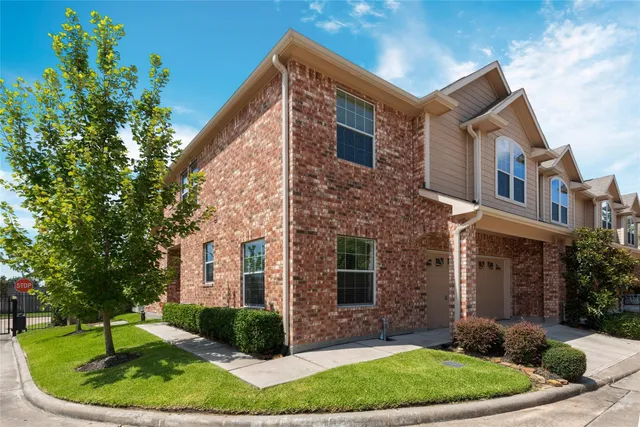 $2,050 | 11003 Paterno Drive, Houston, TX 77064