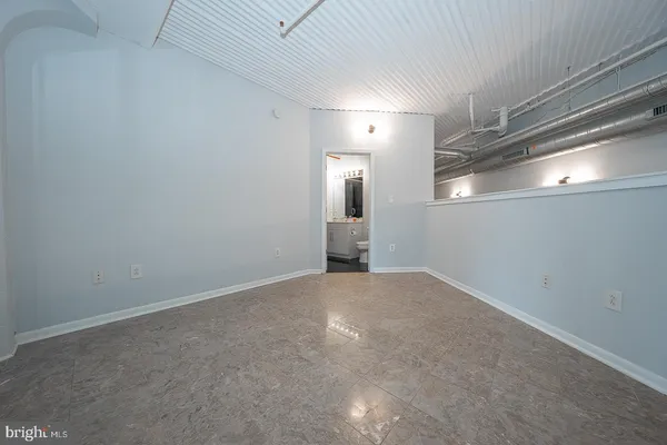 $439,000 | 2200-28 Arch Street, Unit 913, Philadelphia, PA 19103