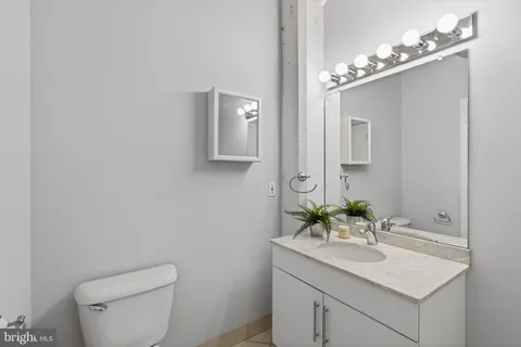 $419,000 | 2200-28 Arch Street, Unit 913, Philadelphia, PA 19103