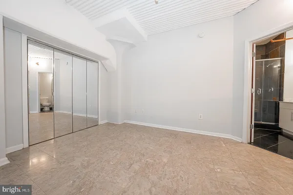 $439,000 | 2200-28 Arch Street, Unit 913, Philadelphia, PA 19103