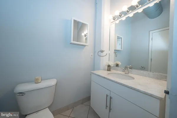 $439,000 | 2200-28 Arch Street, Unit 913, Philadelphia, PA 19103