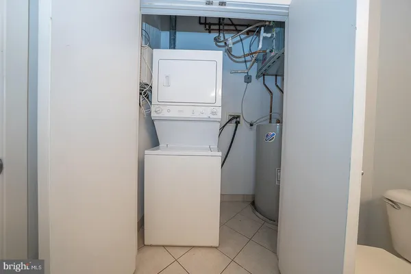 $439,000 | 2200-28 Arch Street, Unit 913, Philadelphia, PA 19103