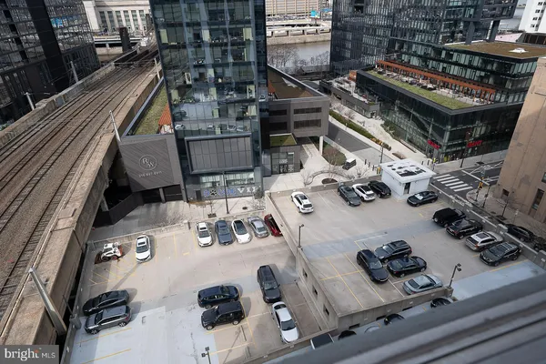 $439,000 | 2200-28 Arch Street, Unit 913, Philadelphia, PA 19103