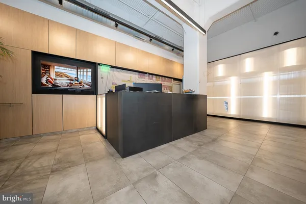 $439,000 | 2200-28 Arch Street, Unit 913, Philadelphia, PA 19103