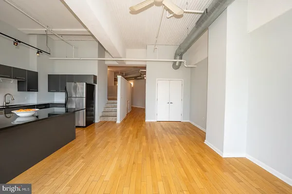$439,000 | 2200-28 Arch Street, Unit 913, Philadelphia, PA 19103