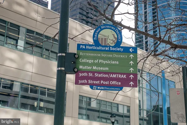 $439,000 | 2200-28 Arch Street, Unit 913, Philadelphia, PA 19103