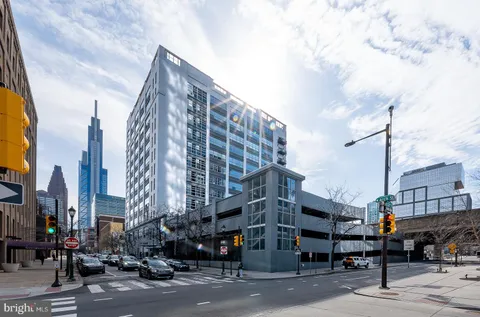 $419,000 | 2200-28 Arch Street, Unit 913, Philadelphia, PA 19103
