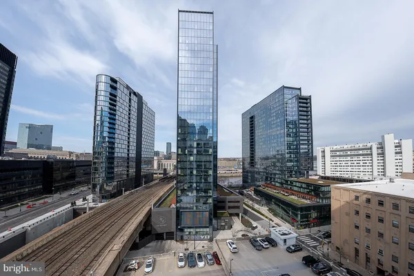 $439,000 | 2200-28 Arch Street, Unit 913, Philadelphia, PA 19103