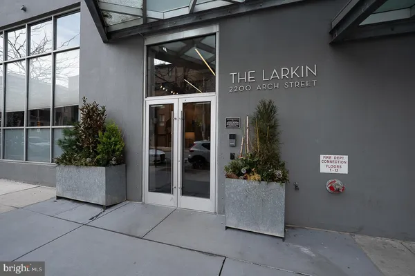 $439,000 | 2200-28 Arch Street, Unit 913, Philadelphia, PA 19103