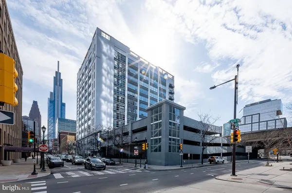 $439,000 | 2200-28 Arch Street, Unit 913, Philadelphia, PA 19103