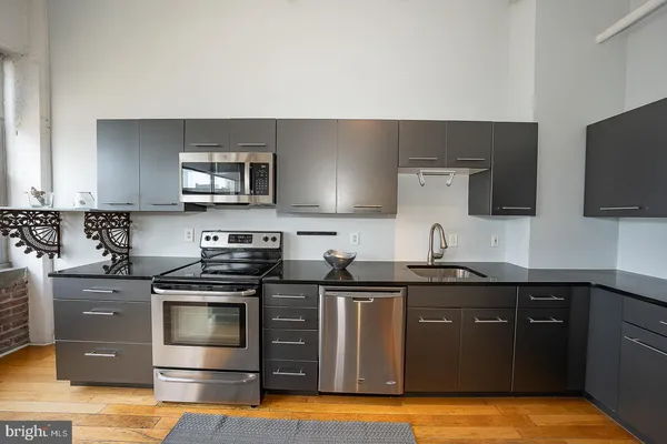 $439,000 | 2200-28 Arch Street, Unit 913, Philadelphia, PA 19103