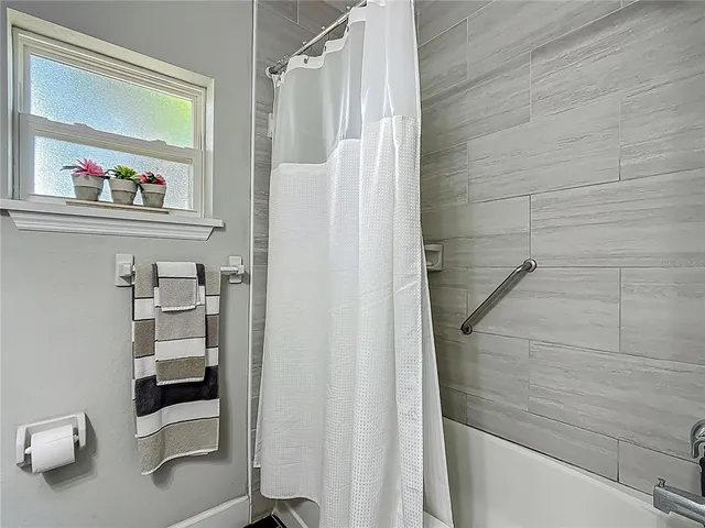 $340,000 | 439 Lake Daisy Drive, Winter Haven, FL 33884