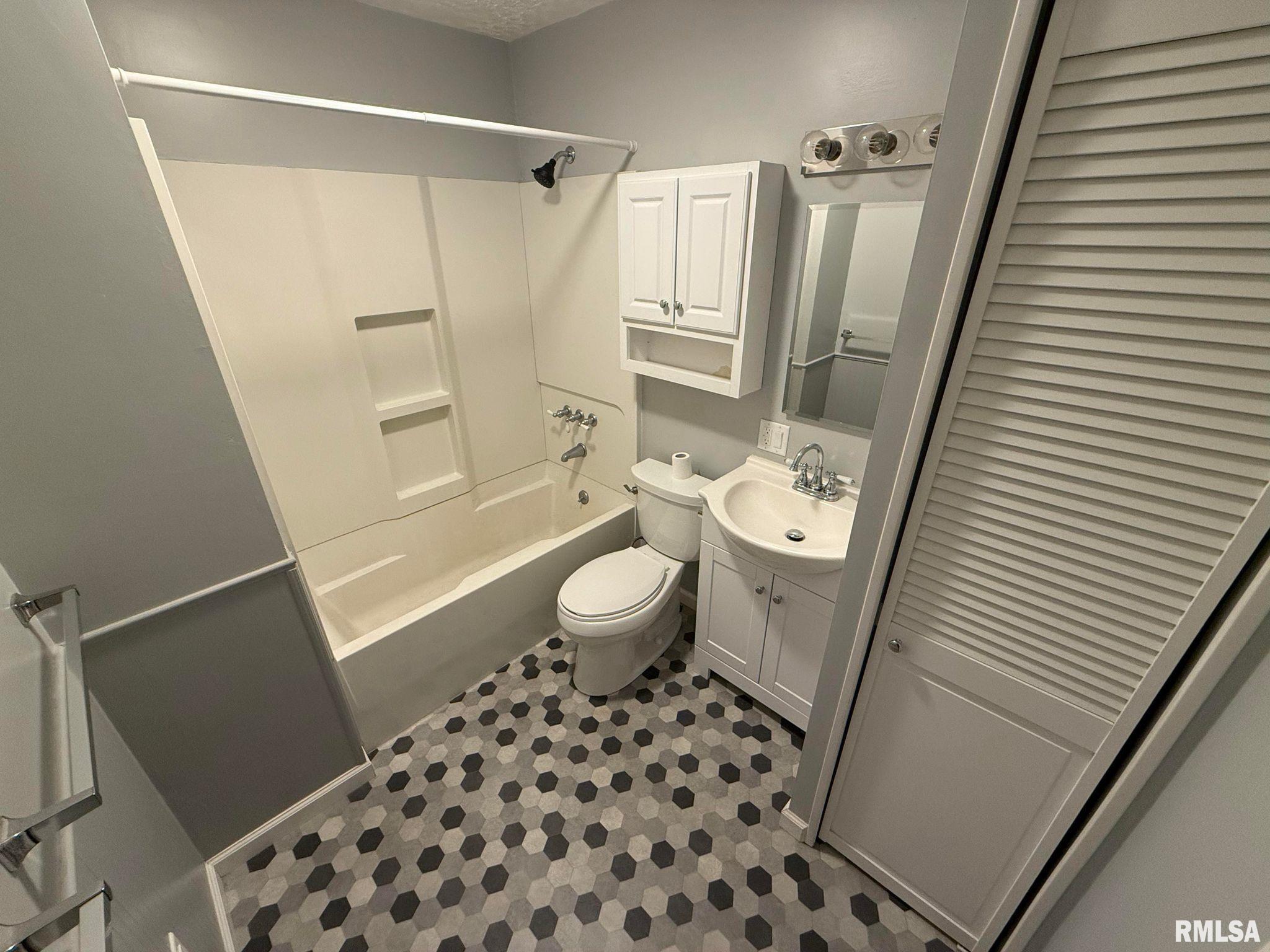 23 Bunn Court Springfield, IL 62703 - Photo 8 of 14 Gallery Image 8