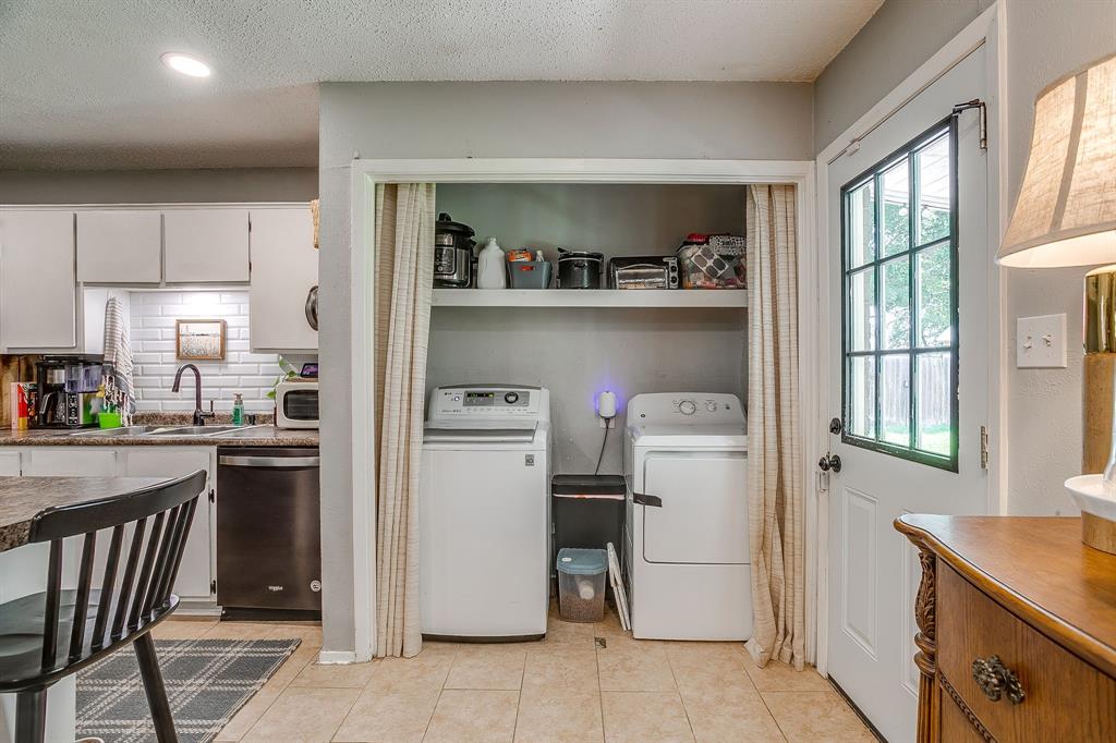 712 Poe Street Azle, TX 76020 - Photo 17 of 33