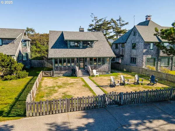 $1,299,999 | 1271 South Promenade, Seaside, OR 97138