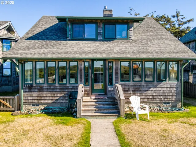 $1,320,000 | 1271 South Promenade, Seaside, OR 97138