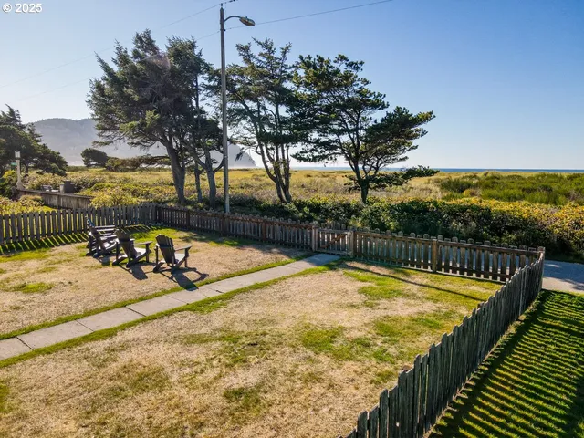 $1,320,000 | 1271 South Promenade, Seaside, OR 97138