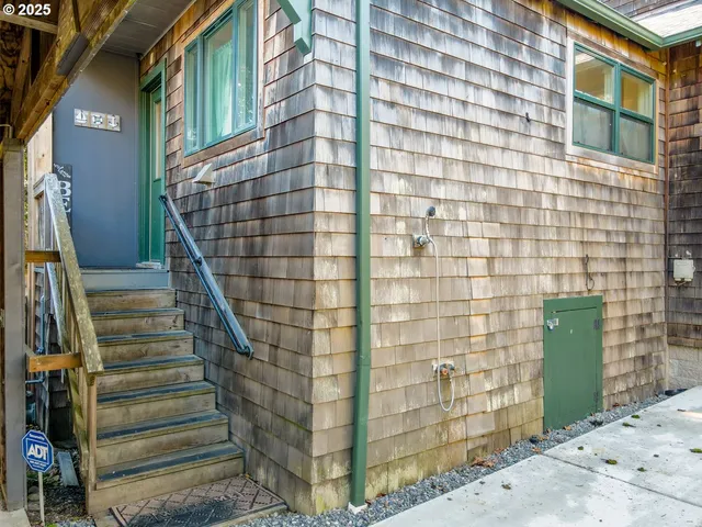 $1,320,000 | 1271 South Promenade, Seaside, OR 97138