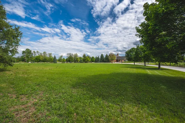 a view of building with outdoor space