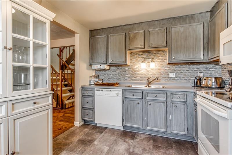 199 Old Ridge Road Coraopolis, PA 15108 - Photo 11 of 25 Gallery Image 11