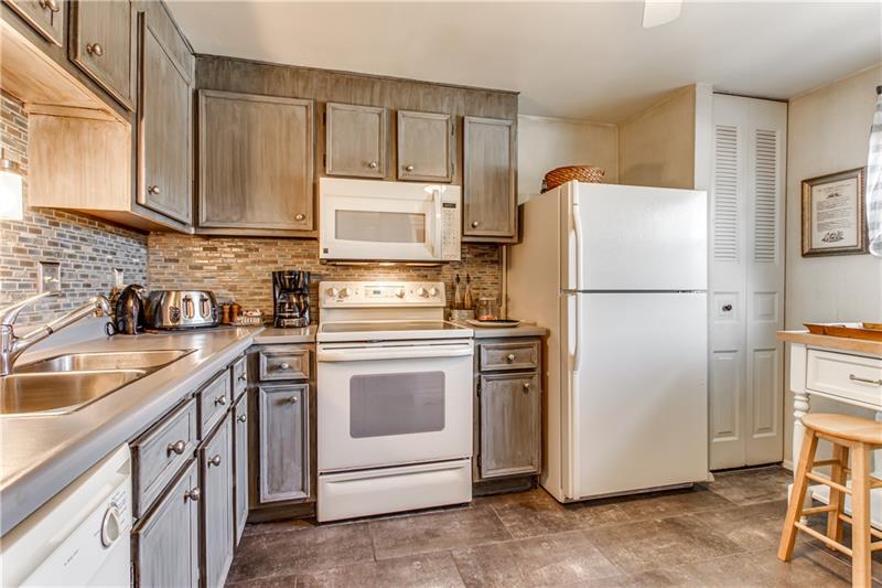199 Old Ridge Road Coraopolis, PA 15108 - Photo 12 of 25 Gallery Image 12