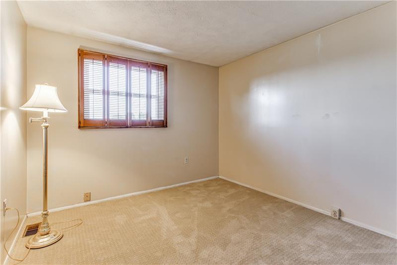 199 Old Ridge Road Coraopolis, PA 15108 - Photo 20 of 25 Gallery Image 20