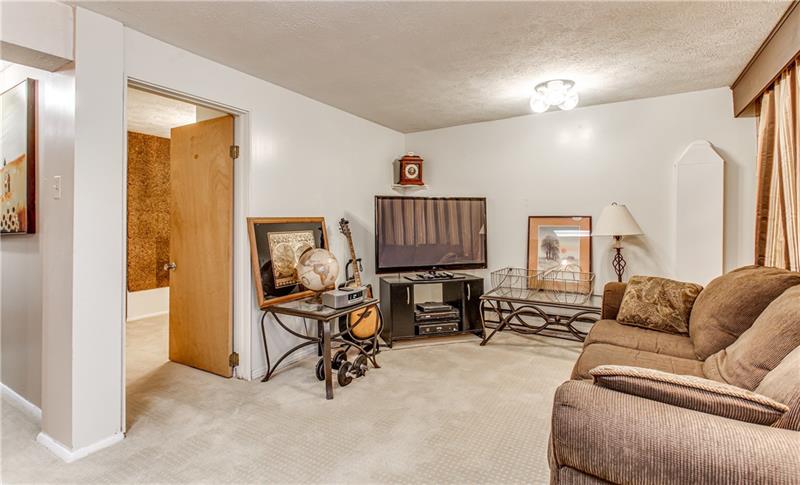 199 Old Ridge Road Coraopolis, PA 15108 - Photo 21 of 25 Gallery Image 21