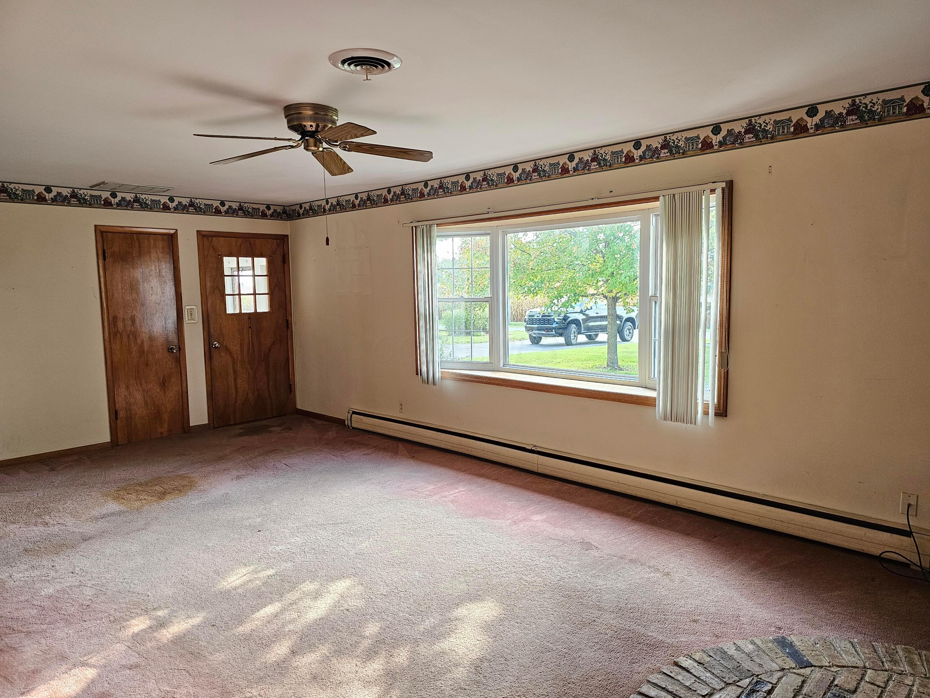 9536 Millice Road Mechanicsburg, OH 43044 - Photo 3 of 21 LIVING