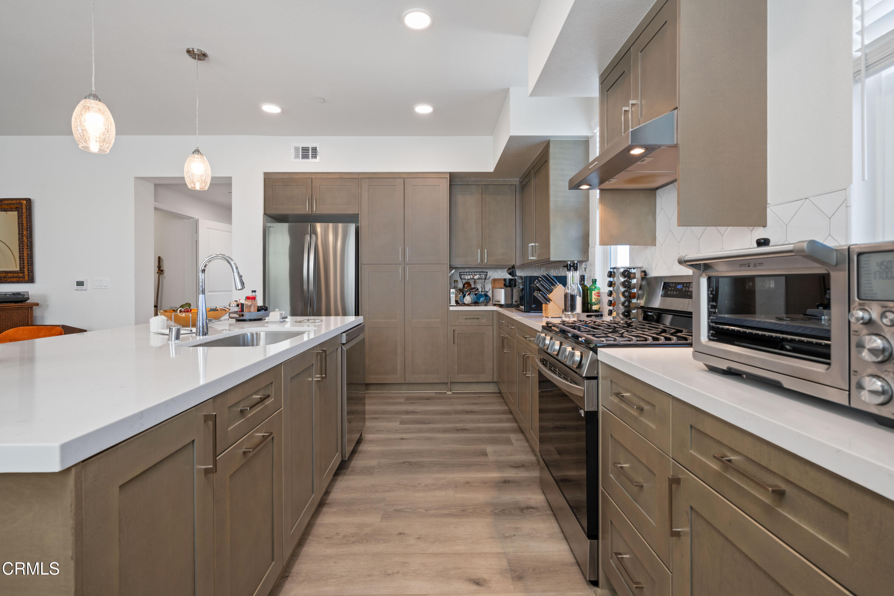 2860 Wagon Wheel Road, Unit 202 Oxnard, CA 93036 - Photo 6 of 60 25_11597086_174813_174813-EI-125