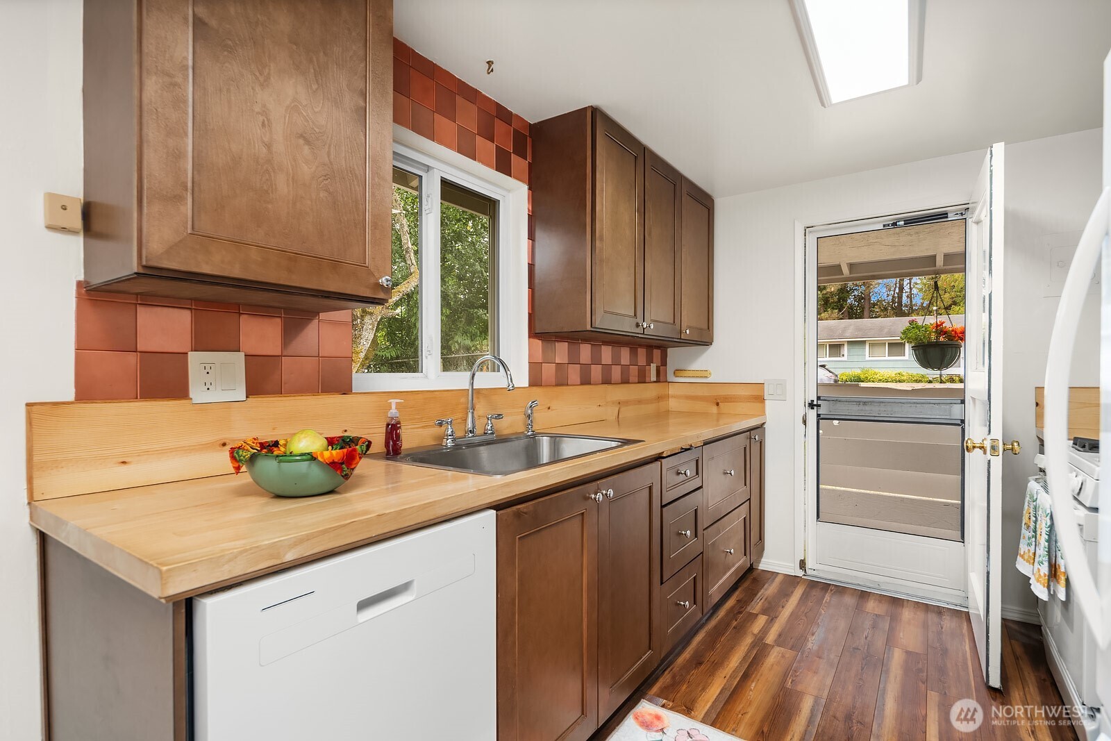16848 124th Avenue Southeast Renton, WA 98058 - Photo 8 of 20 Gallery Image 8