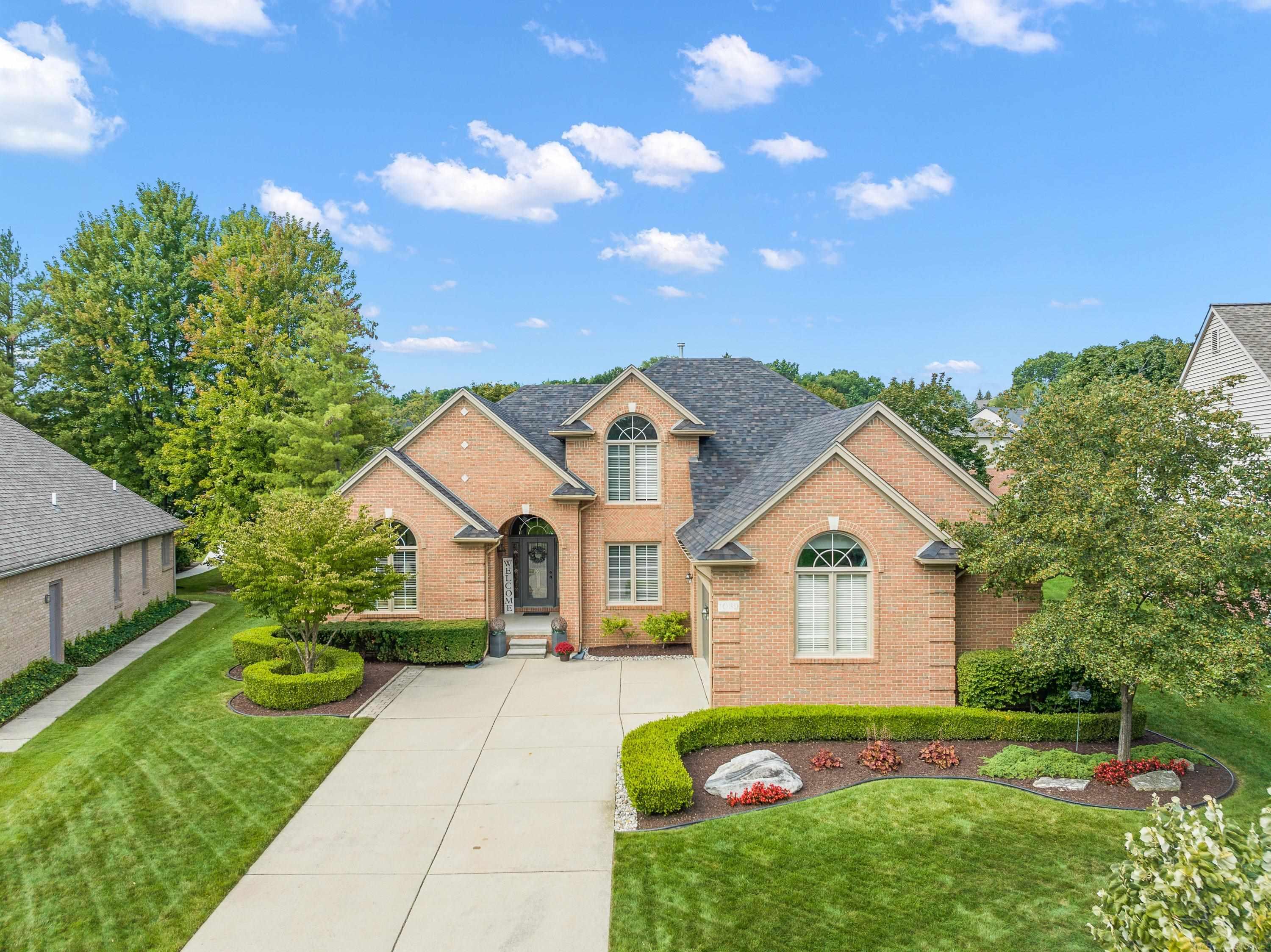 1039 Bloomview Circle Rochester, MI 48307 - Photo 1 of 80 50122641.JPG