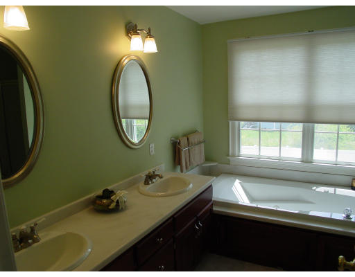 225 Sugar Road Bolton, MA 01740 - Photo 10 of 12