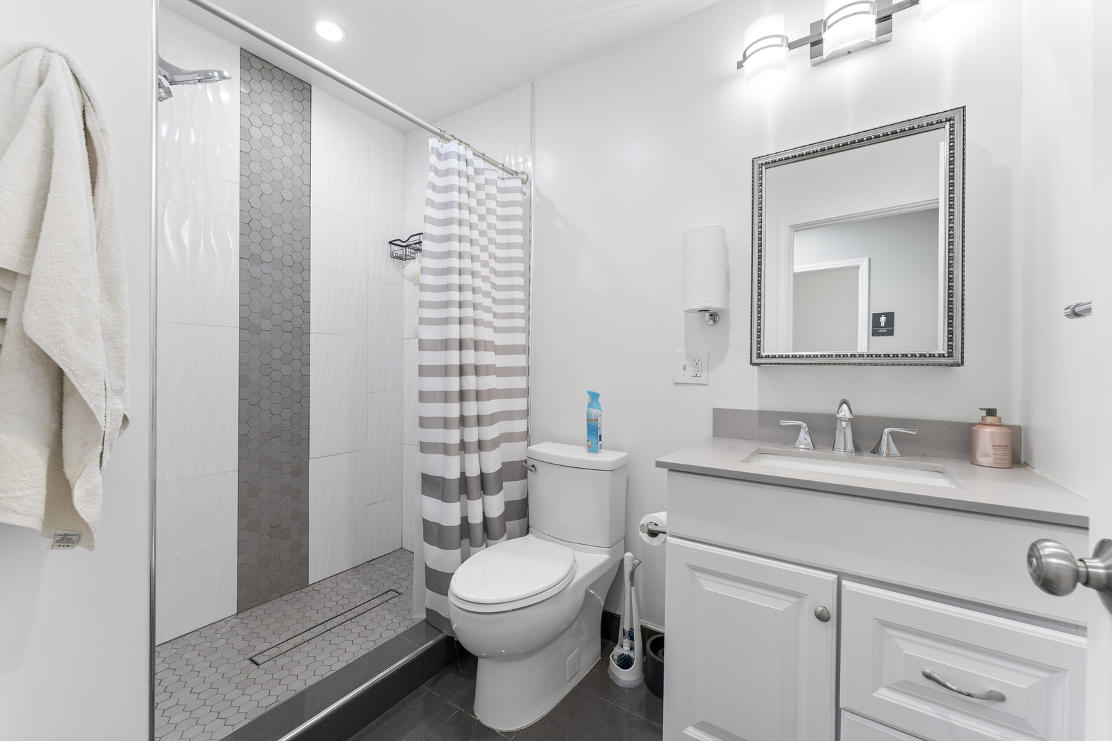 4122 West Grand Avenue Chicago, IL 60651 - Photo 27 of 44